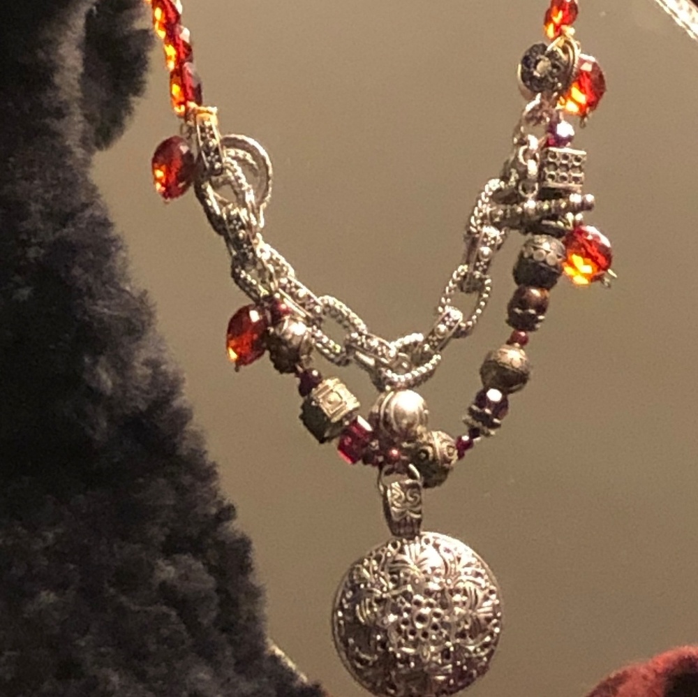Chunky silver colored necklace